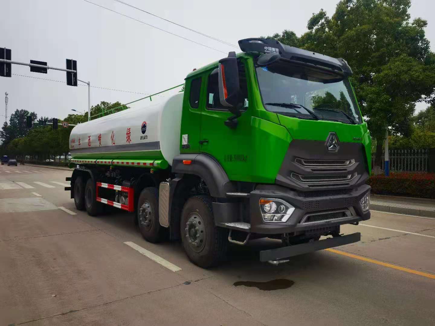 國(guó)六重汽豪瀚汕德卡25方灑水車